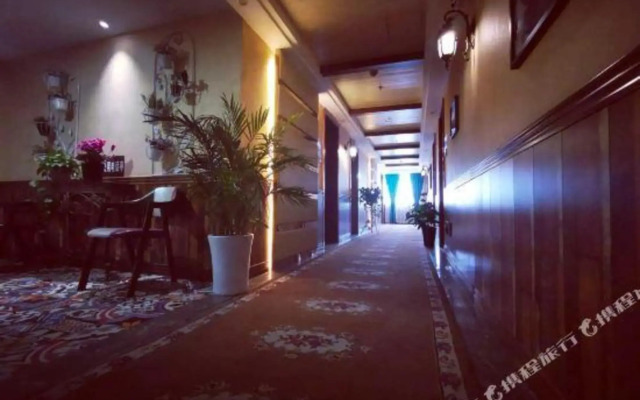 Q+ Veyas Garden Hotel