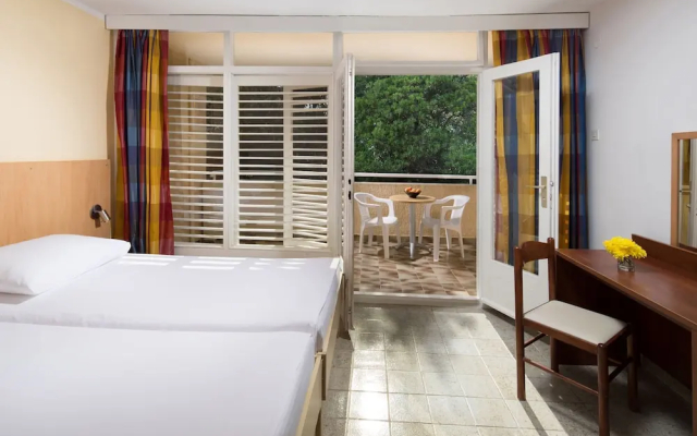 Lanterna Resort