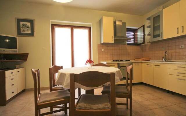 Family Ground Floor Apartment, Close to the Beach