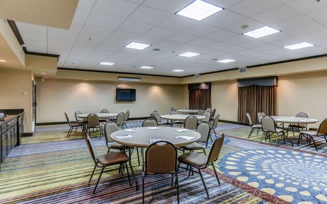 Holiday Inn Express Hotel & Suites Huntsville by IHG