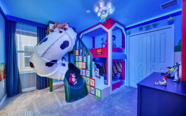 2900penolpe 9 Bedroom Home