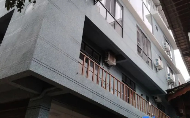 Yangshuo Gallery Moon House B&B (Shili Gallery Yulong River Branch)