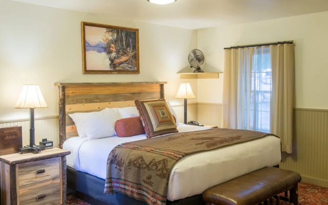 Lake McDonald Lodge - Inside the Park