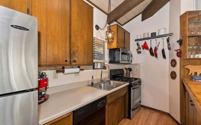 021 - Tree Fort Getaway