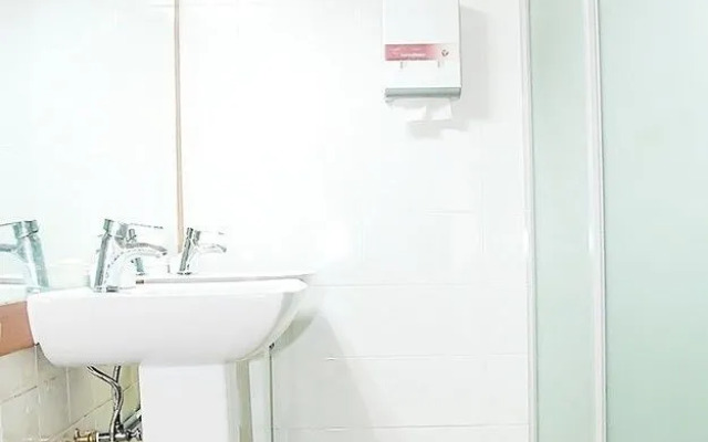 Amuse Guest House - Hostel