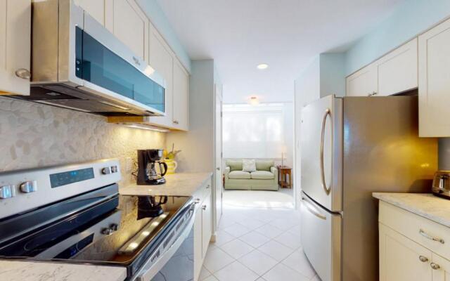 911 Inverness Village