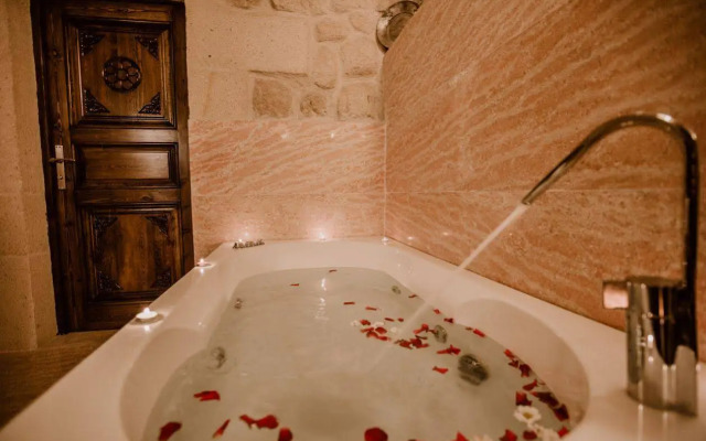 Ortahisar Cave Hotel