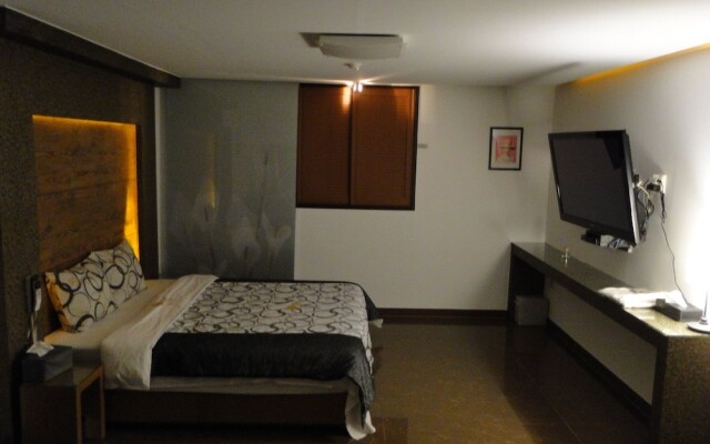 Hotel Nyxfox