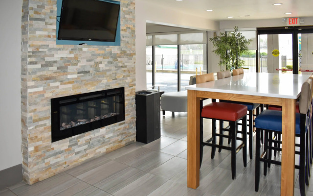 Quality Inn Calhoun North I-75