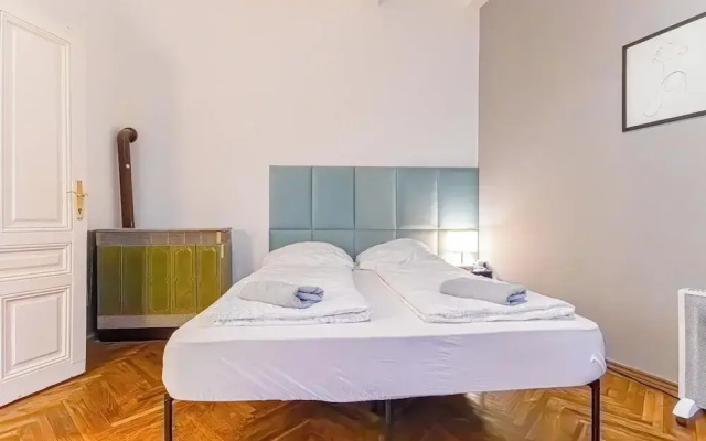 Elegant 1BR Apt Steps from Praterstern
