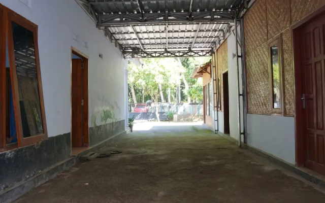 Hotel O Homestay Srikandi Pulau Merah BeachNearPantai Pancer