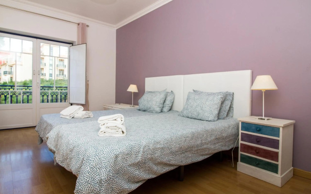 Oura Sunrise II Apartment by Stay-ici, Algarve Holiday Rental