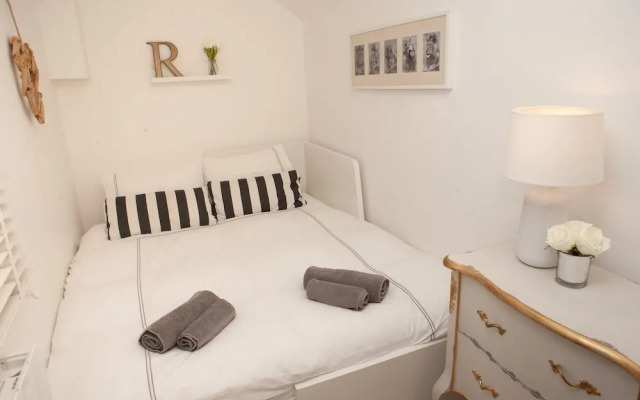 Prime Clifton Location - R&R Guesthouse 1