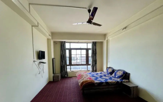 Goroomgo Burge Green Guest House
