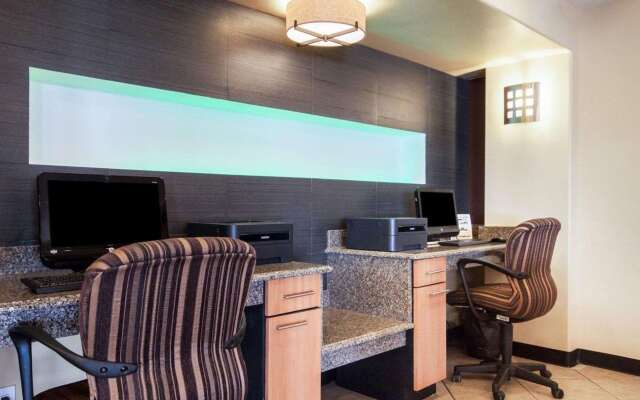 Quality Inn Airport East