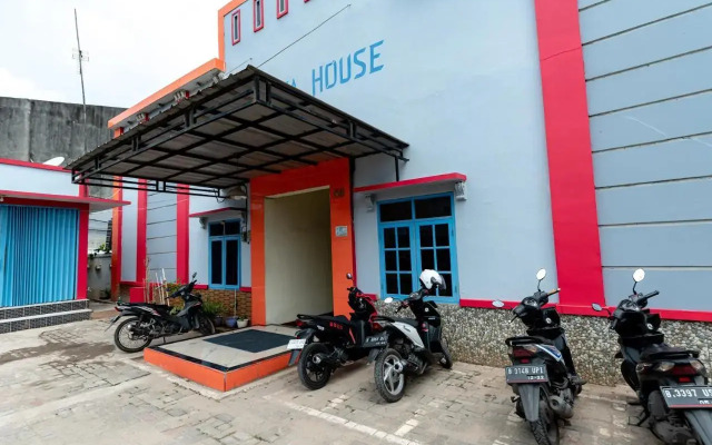 Permata House by OYO Rooms