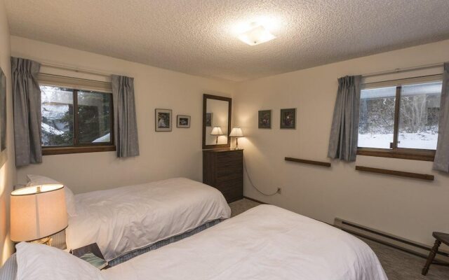 Kathy Lynn - 5 Br Home