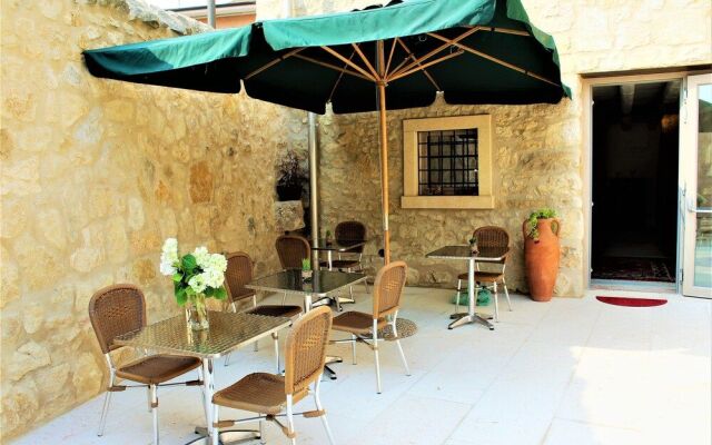 Arco di Vino - Tourist Location