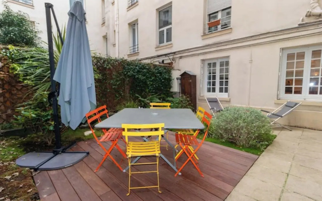Superb Terrace Apart Champs Elysees Eiffel Tower
