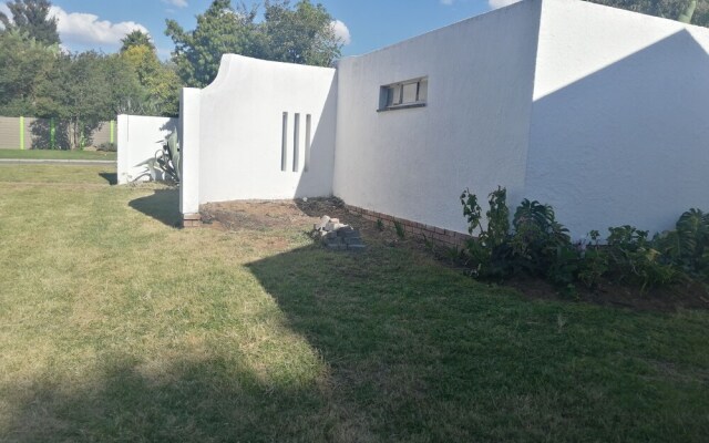 Sunflower Guesthouse Noordwyk - Midrand