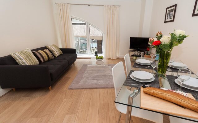 Monument Street Apartment