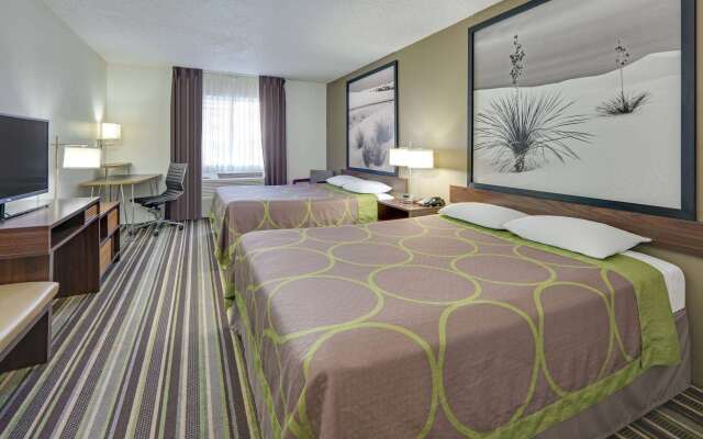 Super 8 by Wyndham Roswell