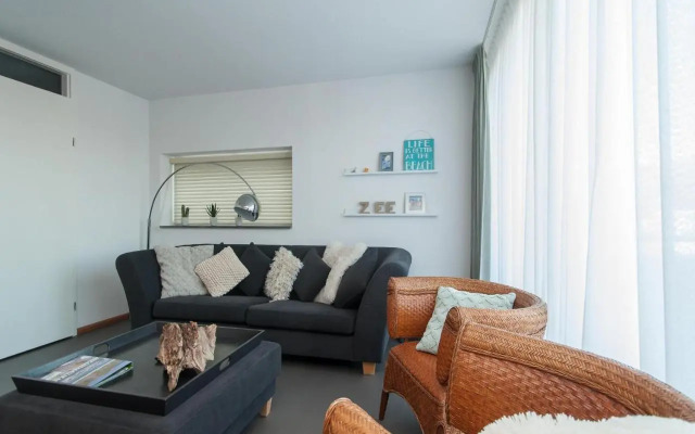 Holiday Home With Balcony in Callanstoog