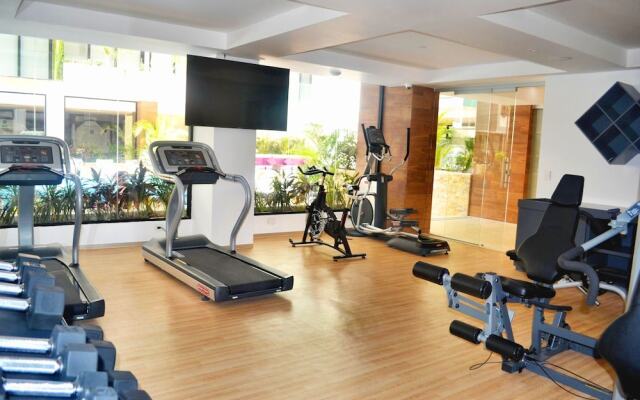 Modern Department With the Best Location, Skybar & Gym