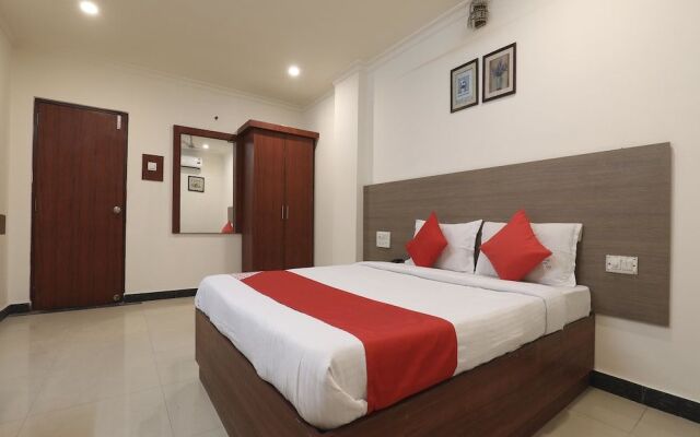 OYO 14726 Hotel Vaishnavi park