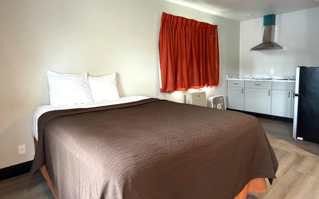 6 Rivers Motel Fortuna near Hwy 101