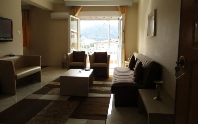 Kyknos De Luxe Suites