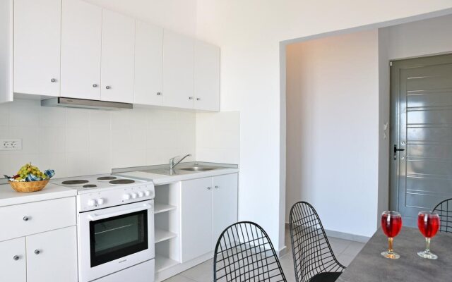 Hillside Studios & Apartments