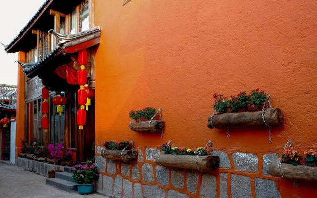 Lijiang Sancunriguang Inn