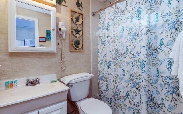 46th St Windjammer 308 1Br Condo