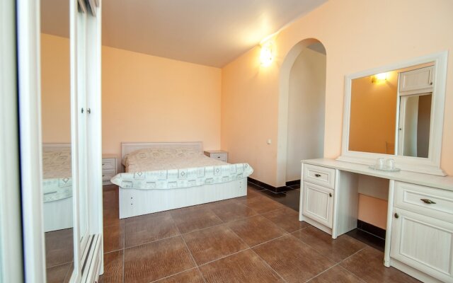Hotel Mayak