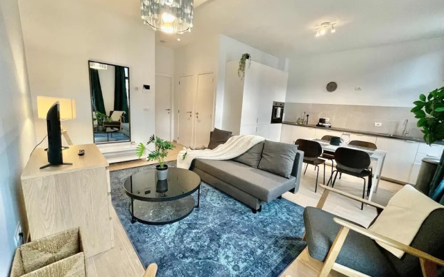 Luxury Dlx 1BR Near Fashion District by Oneluxstay