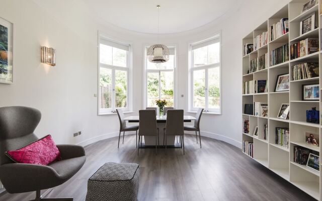 Luxurious Hampstead Home with Gorgeous Garden