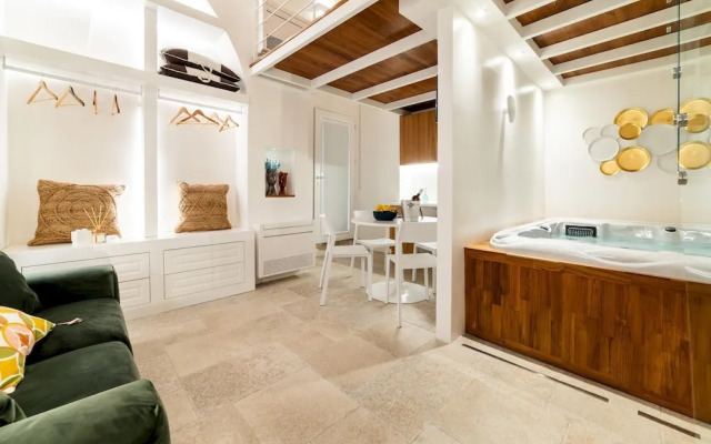Old Court Luxury Suite Spa