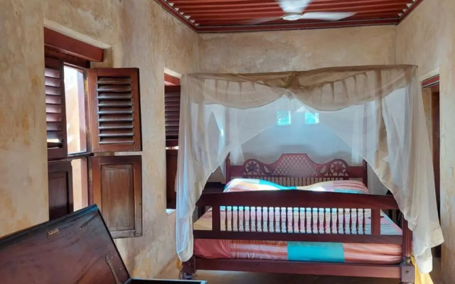 Samaki House