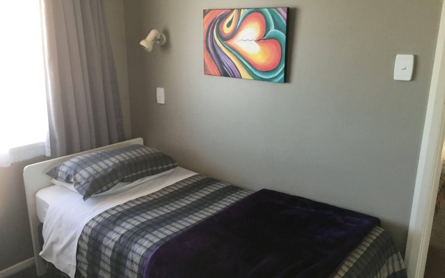 Manor Motel – Guest Rooms – Dunedin