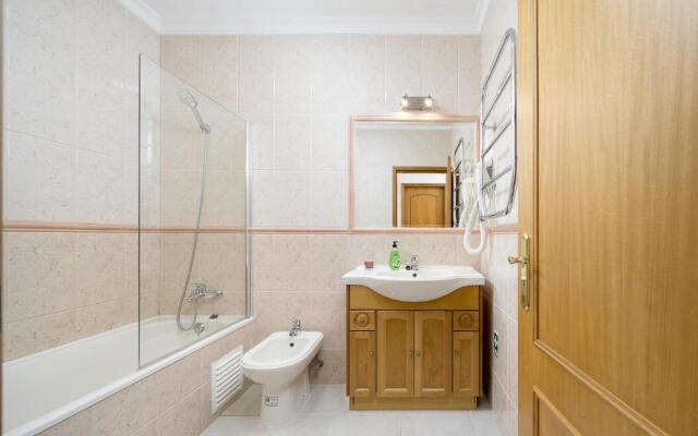 2 Bed Apartment, Quarteira, 10 Min walk to Vilamoura