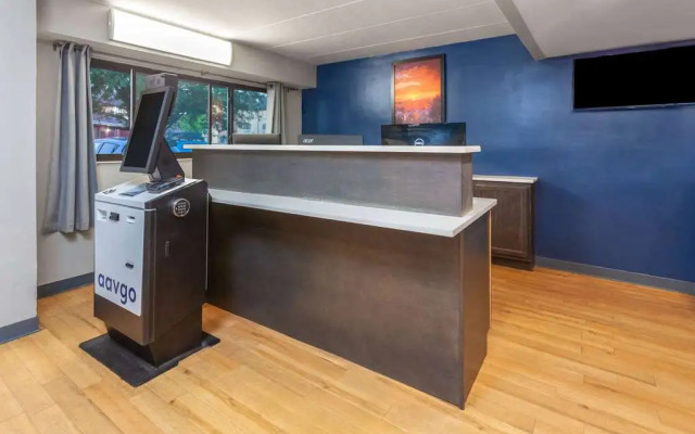 Travelodge by Wyndham Peoria