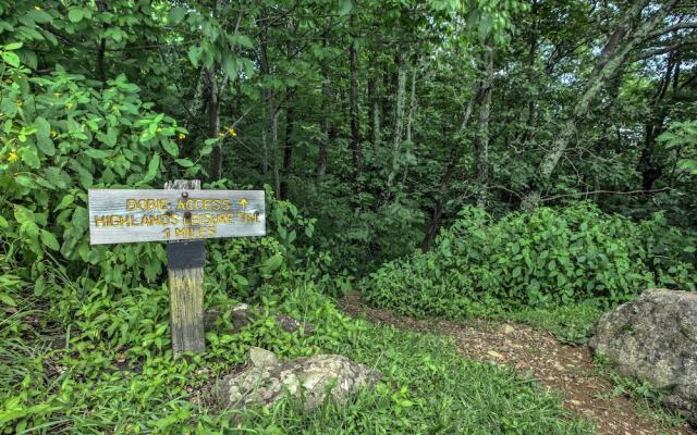 Wintergreen Home w/ Deck - Near Skiing & Hiking!