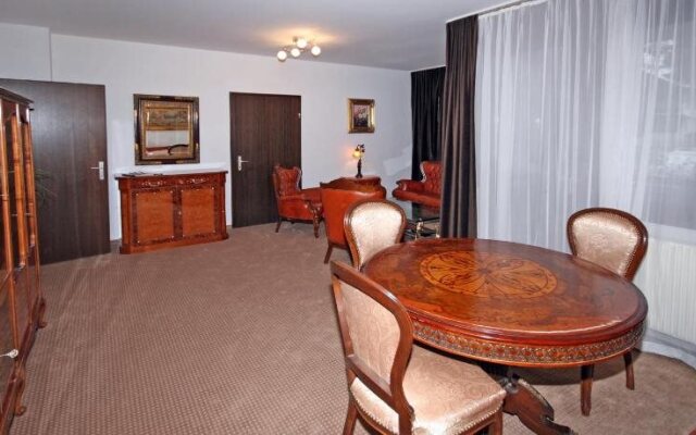 Schwarz Wienerwald Appartements