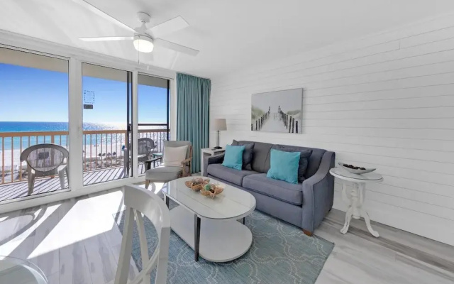 Pelican Beach 307