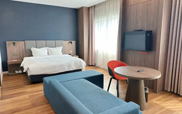 Holiday Inn Express Jinan Jingshi Road