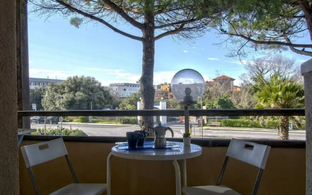 ALTIDO Lovely 1BR flat with patio and parking