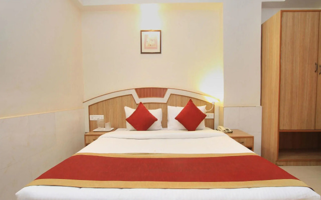 OYO 9633 Hotel Srinidhi Residency