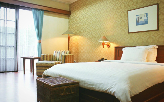 Chandra Residence