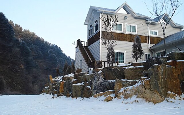 Pocheon Evergreen Pension